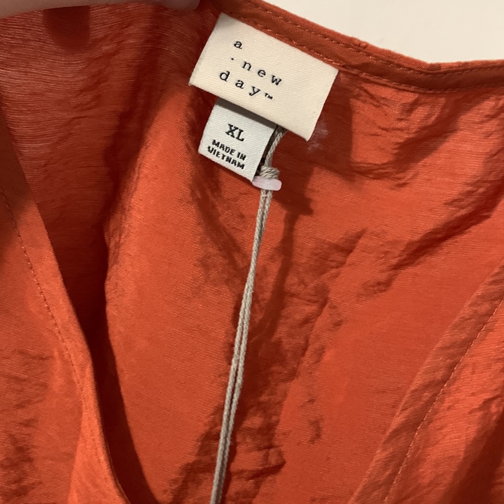 Textured Adjustable Tank Blouse - Picture 2 of 4